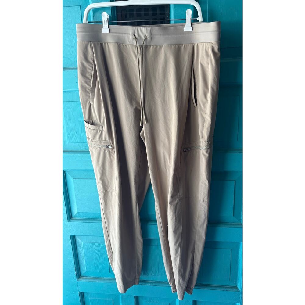 Women’s Athleta 16 tan joggers (1x)